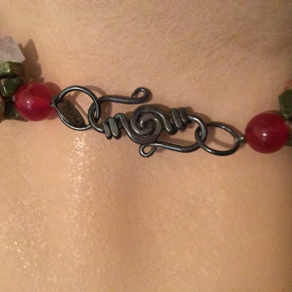 CHUNKY BEADED NECKLACE, PEACH COLORED CENTRAL TONE - Picture 6 of 7